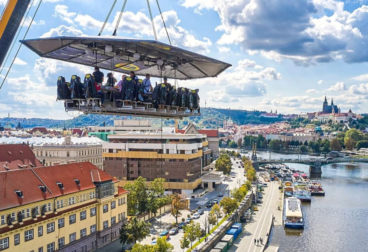 dinner-in-the-sky