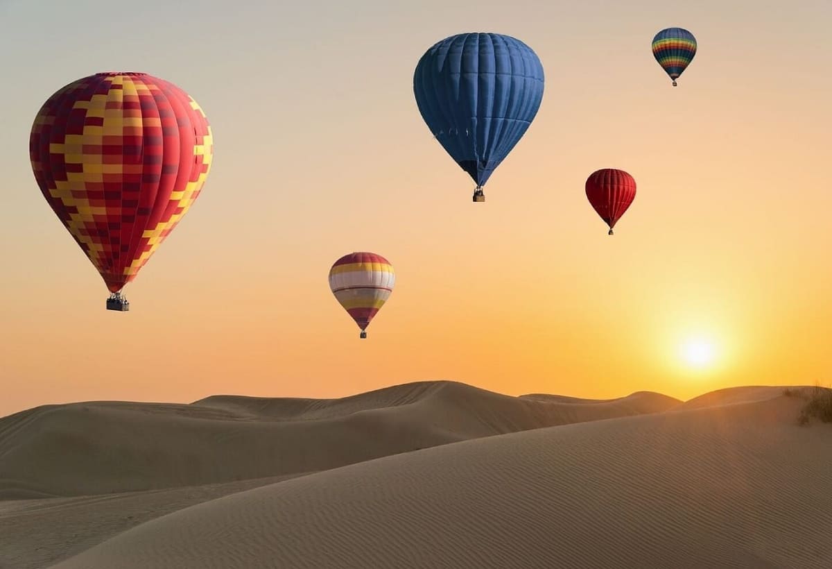 sunrise-with-hot-air-balloon